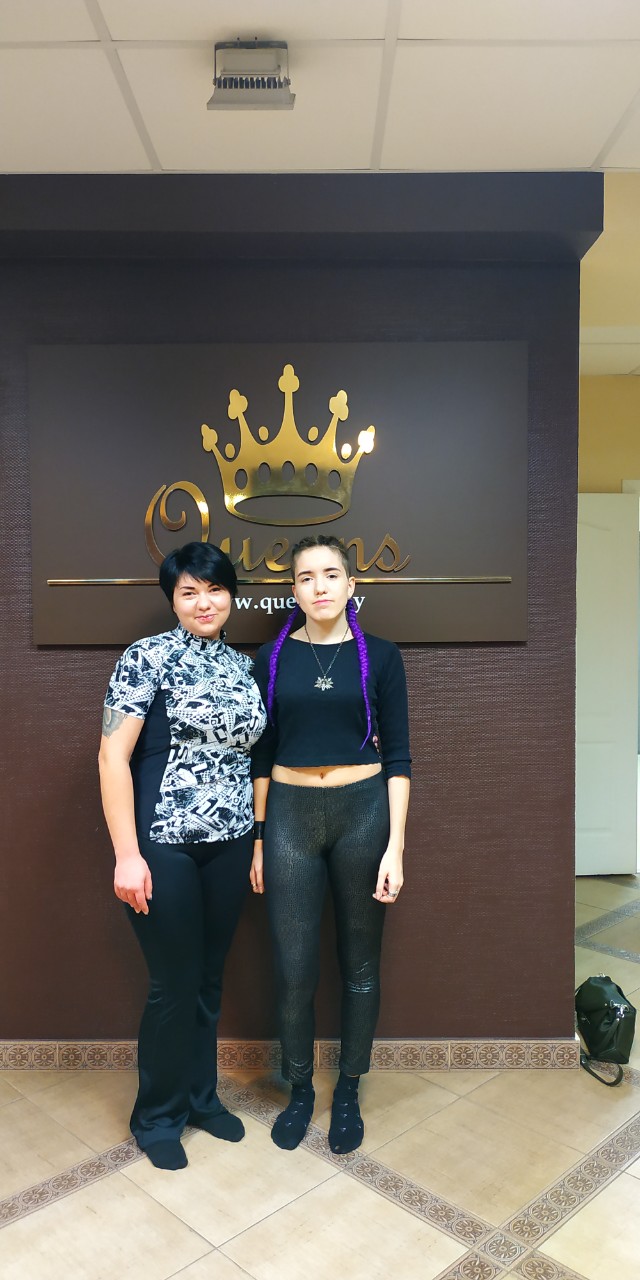 Евгения и её дочь Полина в студии танца Queens